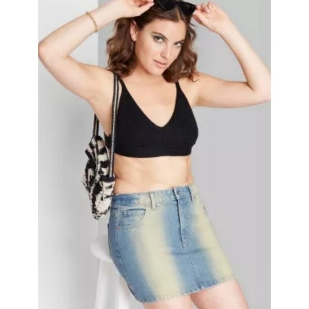 Wild Fable Distressed Sand Blasted Denim Mini-Skirt NWT Size 2 - Picture 2 of 9